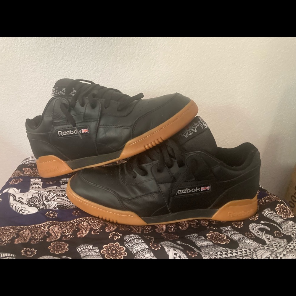 Reebok classic leather shoe